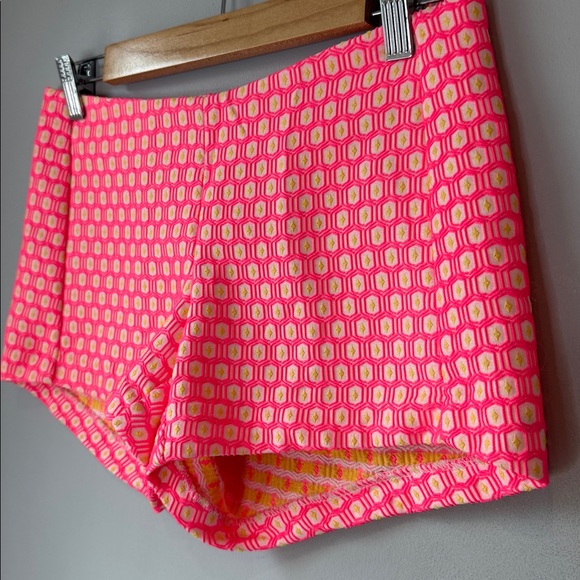 Lilly Pulitzer Liza Shorts Perfect Condition - Picture 2 of 8